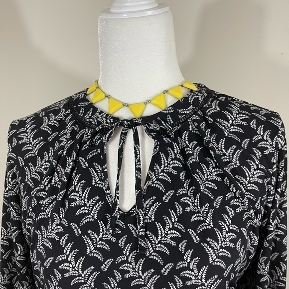 Liz Claiborne Sz med tunic style top black/ white print - Picture 2 of 11